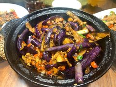 -钟掌勺忘不了地道湘菜(新天地假日广场店)