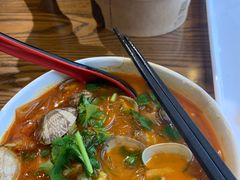酸辣金汤花甲粉-何记花甲(海岸城旗舰店)