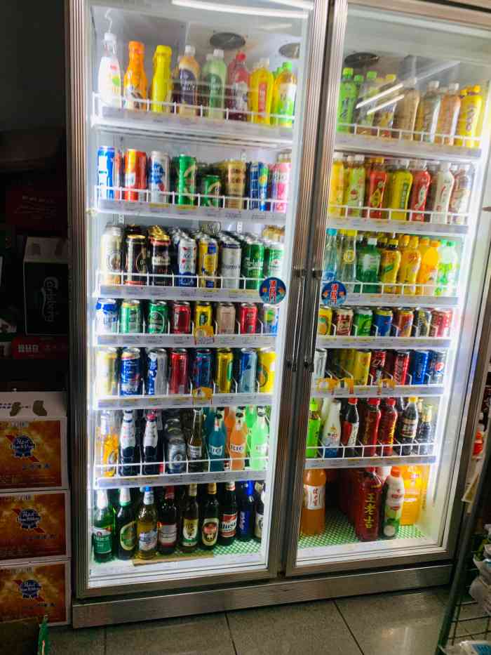 美宜佳(威斯广场店)-"威斯广场楼下的美宜佳,商品摆设挺奇妙的,.