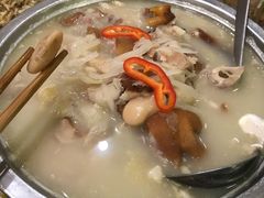阿家村酸汤猪脚-遇见阿家村云南菜(魏公村店)