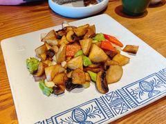 -云海肴·汽锅鸡·云南菜(天山百盛优客店)