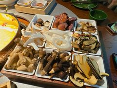 云南野生菌火锅-花菇朵·云山雀 ll 野生菌火锅·精品云南菜(万柳店)