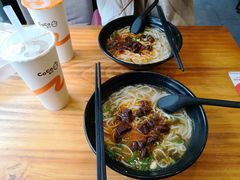 -花溪巷牛肉粉(泉城路店)