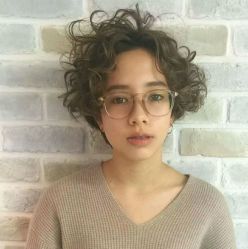 -韩国丽安形象设计