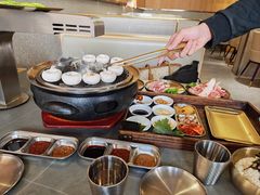 -围炉肉舍•炭烤活鳗•丹东海鲜烤肉(步行街店)