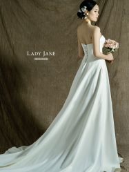 -Lady  Jane高端婚纱礼服馆