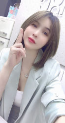 -UN·SAKA 右嗯造型