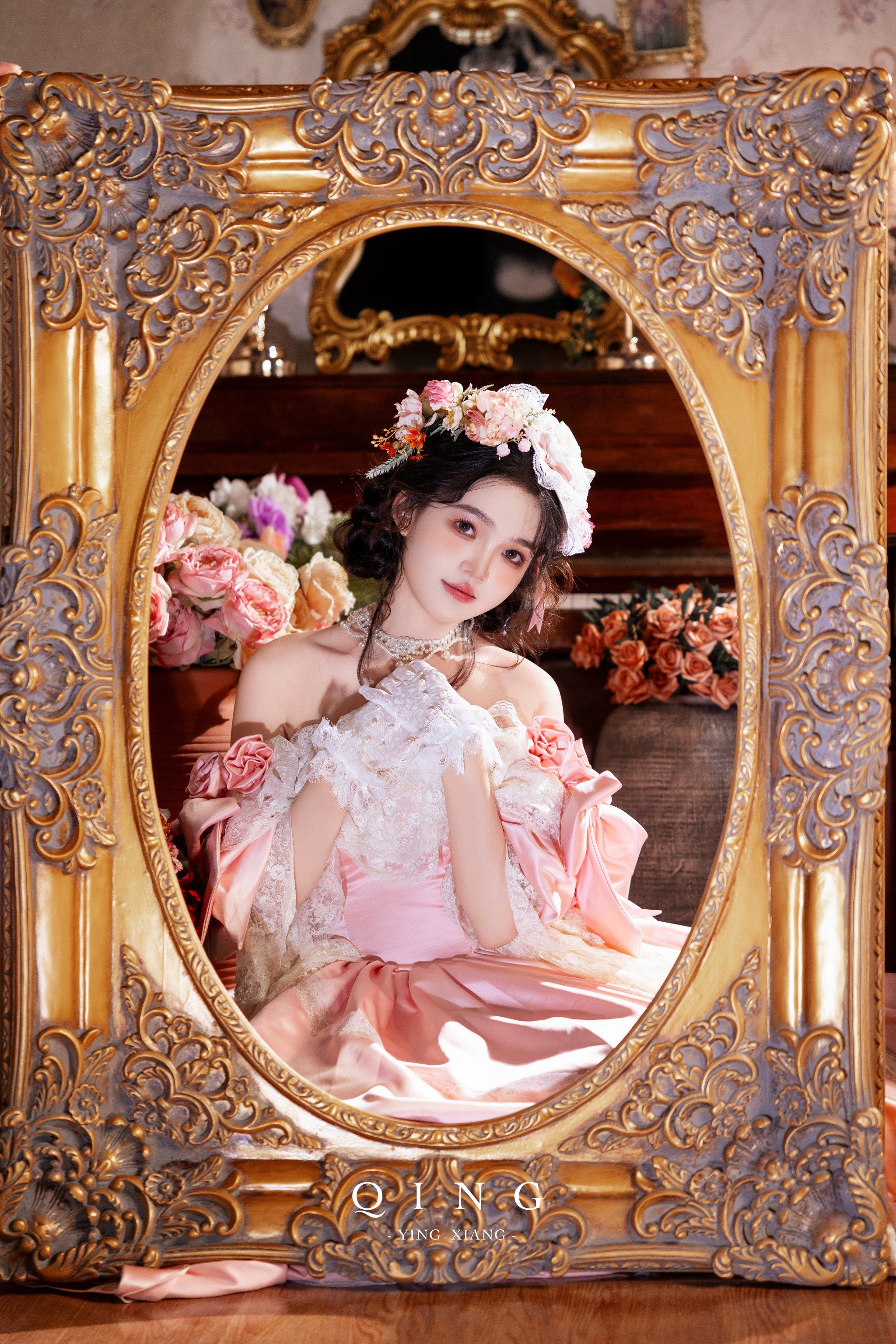 藏在画框里的油画少女法式复古写真