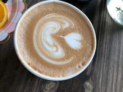 热拿铁-灯塔咖啡馆BOOK·Coffee Shop