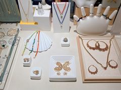 -LADY FAFA(巨鹿路陕西南路路口店)