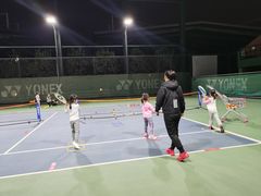 -成都高新创新角度网球俱乐部