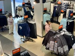 -百年港湾奥特莱斯(香炉礁店)