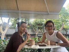 -VERIE BAKEHOUSE