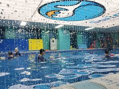 -Swim斯卫姆国际儿童游泳中心(红博中央公园店)