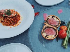 惠灵顿牛排-弦月窗LUNETTE BY AMANDA(复兴路店)