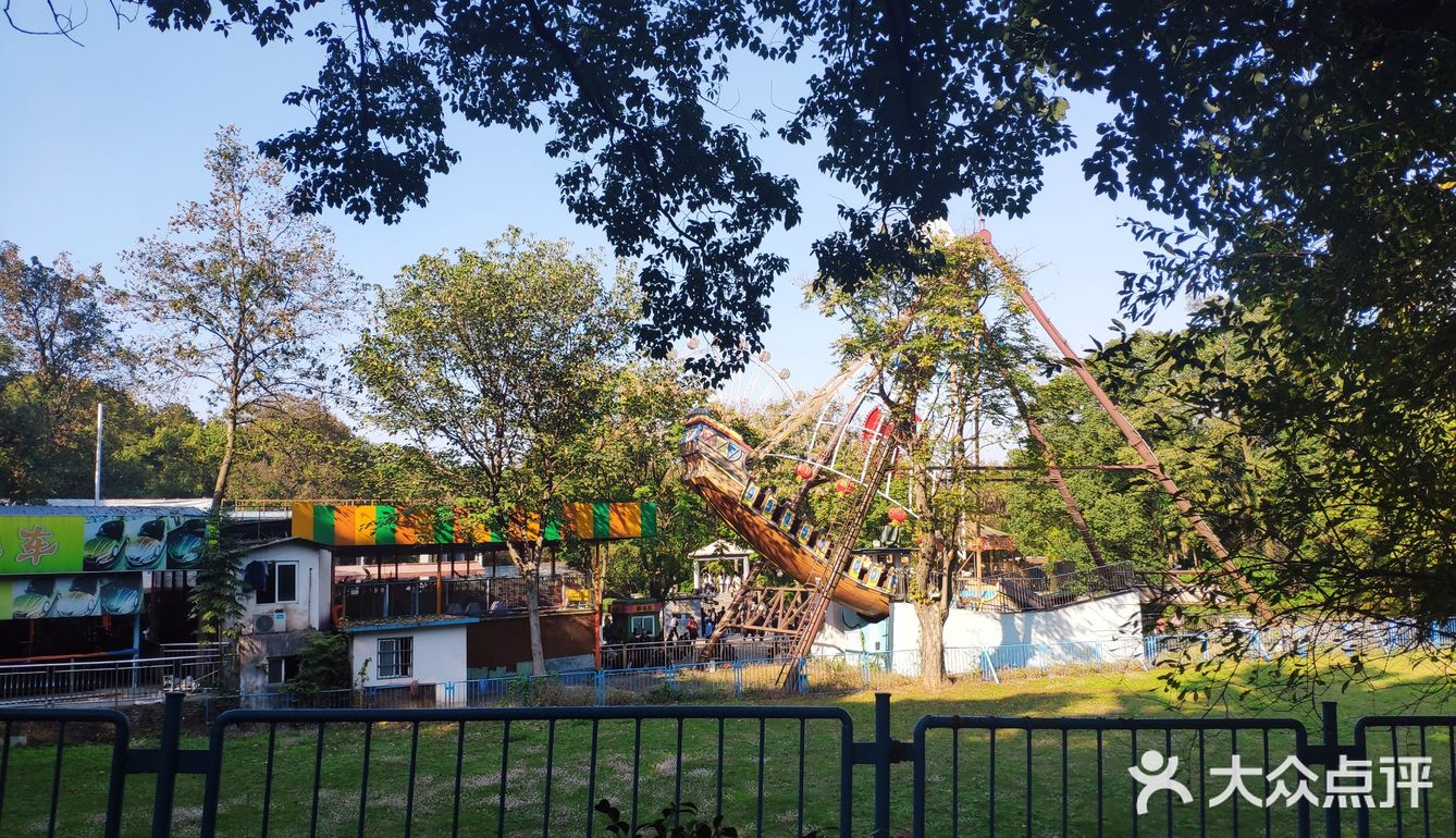 烈士公园原来可以这么美[亲亲]