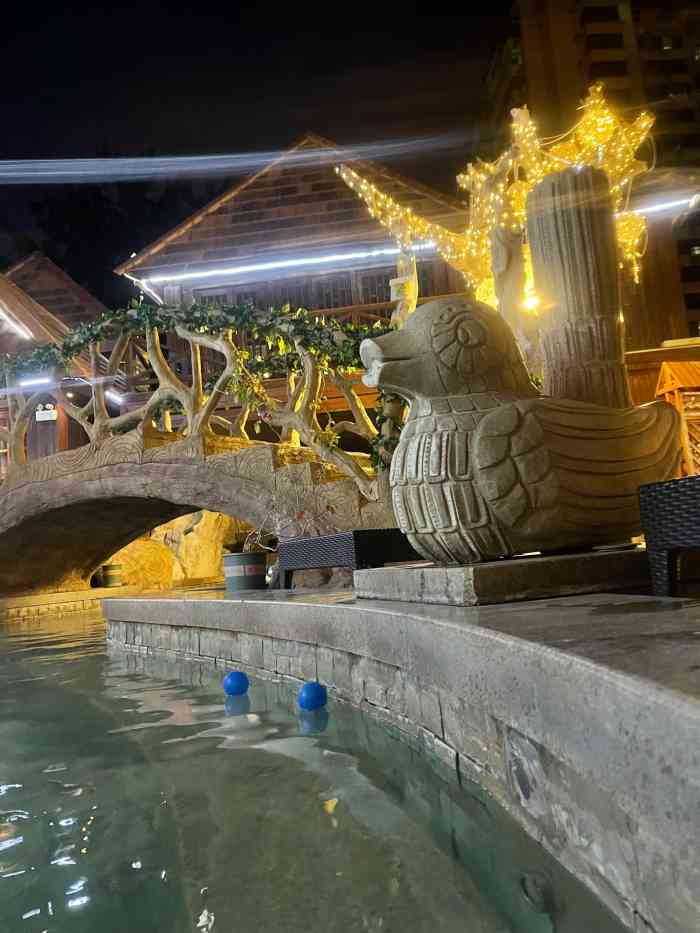 裕龙温泉洗浴-"地点就在10号线西钓鱼台站c口左手边,出.