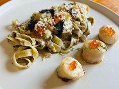 -Chom Cafe and Restaurant