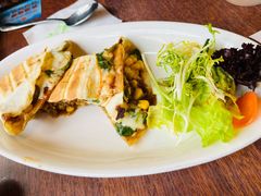 墨西哥烤牛肉芝士夹饼-玛格萝妮比萨屋(陆家浜路店)