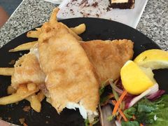 -12 Rocks Beach Bar Cafe