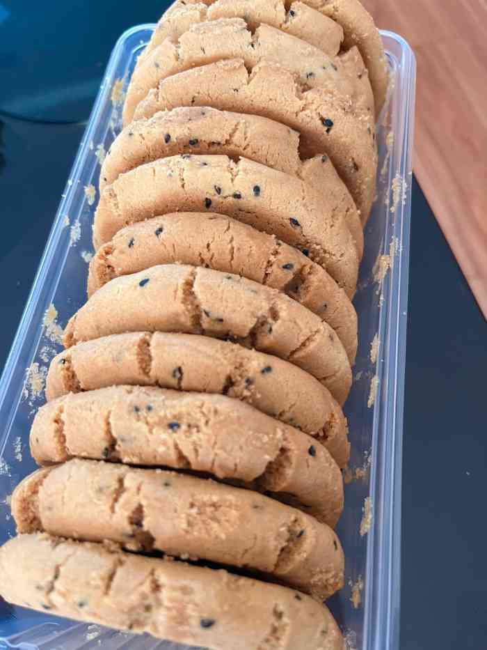 泸溪河桃酥(浦口桥北大洋店)-"肉松卷蛮好次的,小贝不怎么好吃,肉松卷