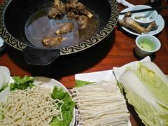 -茸梅路右拐龙虾-农家菜(松江店)