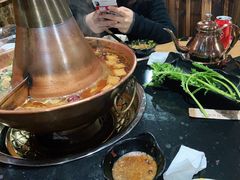 -果松木炭酸菜铜火锅·外婆参鸡汤