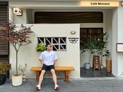 -Café Monson