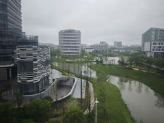 -奥特莱斯停车场