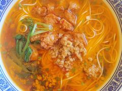 辣肉面-沪西老弄堂面馆(定西路店)