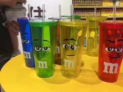 -m豆巧克力世界(上海世茂广场店)