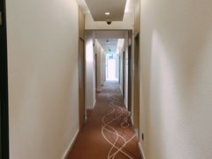 -汉庭优佳(上海娄山关路地铁站店)