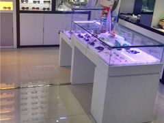 -提一眼镜·蔡司·依视路(小寨店)