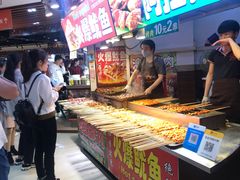 自助取餐区-东门町美食街
