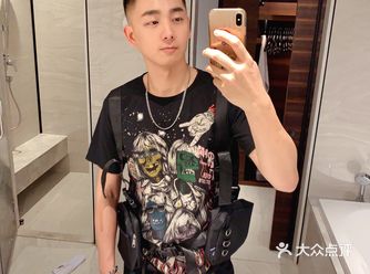 当然中午可以去26楼的无边露天泳池晒太阳打卡