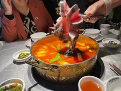 -野山舂·贵州现舂酸汤牛肉(民生路店)