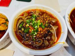 冒宽粉-渝是乎酸菜鱼·川渝小炒(新世界百货望京店)