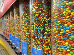 -m豆巧克力世界(上海世茂广场店)