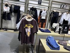 -URBAN REVIVO(济南领秀城贵和购物中心店)
