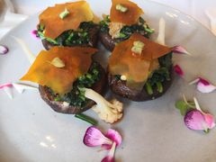 松子菠菜酿口蘑-若蘭慈·无国界素食料理(欢乐海岸店)