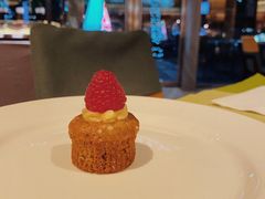 -广州花都皇冠假日酒店