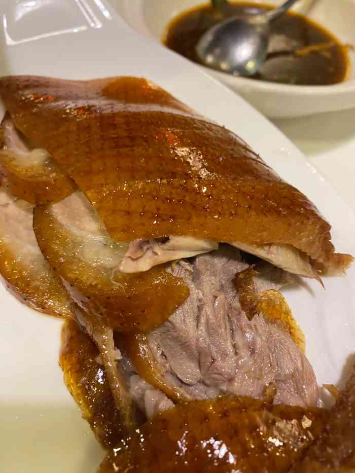 红莲烤鸭店(红莲北里店)-"一如既往的人多,一如既往的好吃.离家很近.
