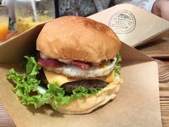 -BURGER BRO'S