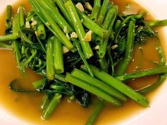 -J Daeng Seafood
