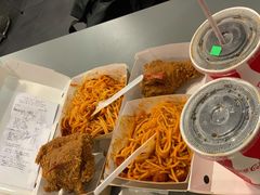 意粉配樂脆雞-快乐蜂(永光广场店)