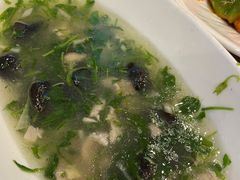 -侬佳蒸菜馆(听潮店)
