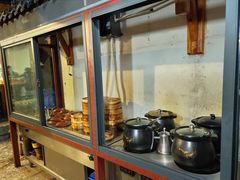 面包甜点陈列柜-88号小吃店·经典云南菜·地道纳西美食