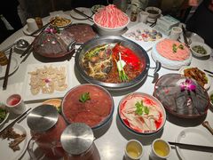 -茅草房·河畔园林火锅