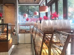 面包甜点陈列柜-Dough&Joe团憩(瑞虹天地月亮湾店)