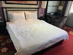 -喜鹊愉家酒店(郑州曼哈顿博览中心地铁站店)